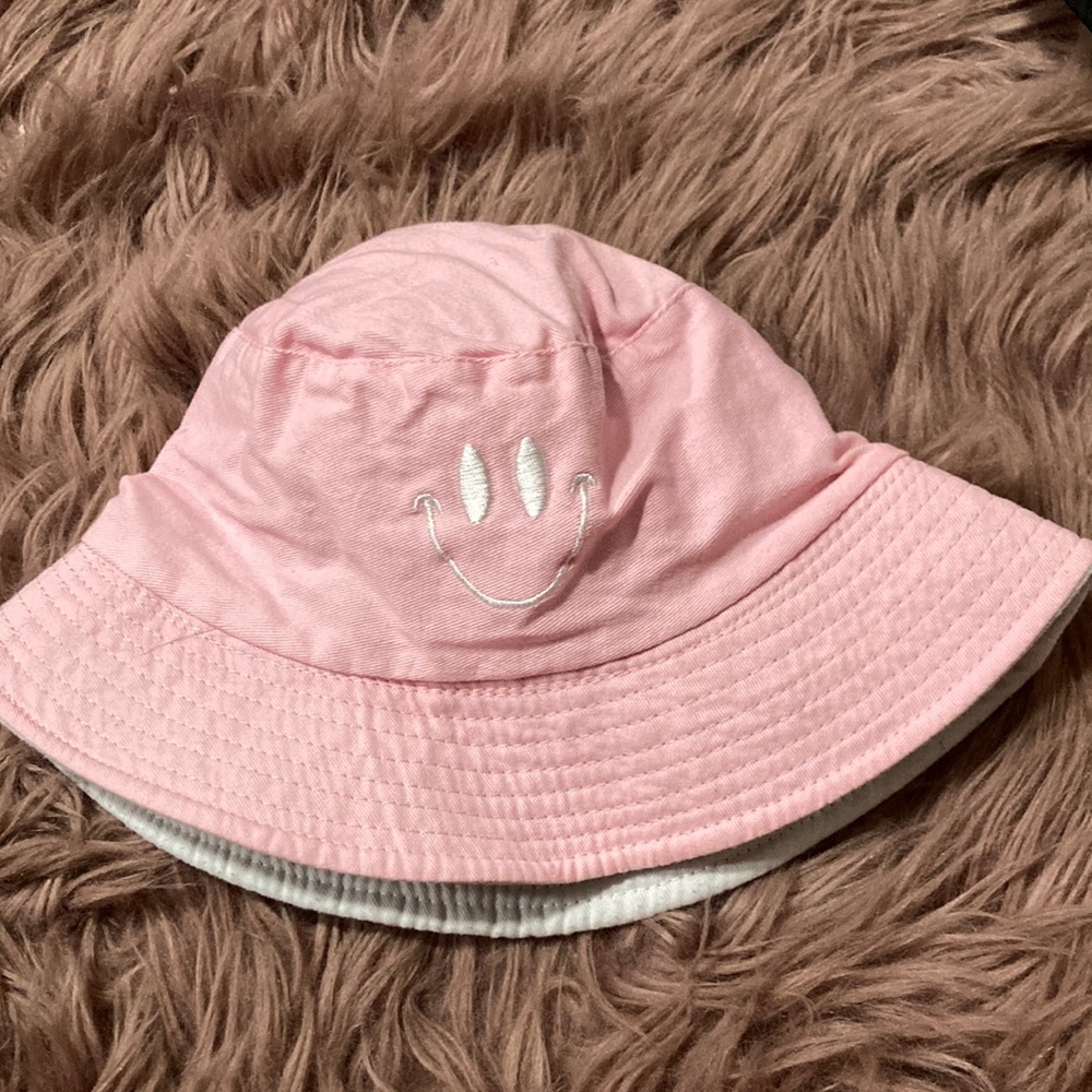reversible bucket hat
